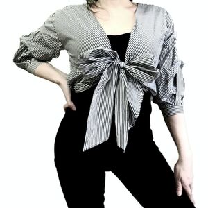 NWT New York & Company Womens Top Small Black Stripe Plunge V Crop Top Tie Up